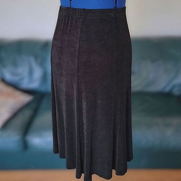 Vtg slinky black rib knit fit and flare midi skirt - Picture 3 of 9